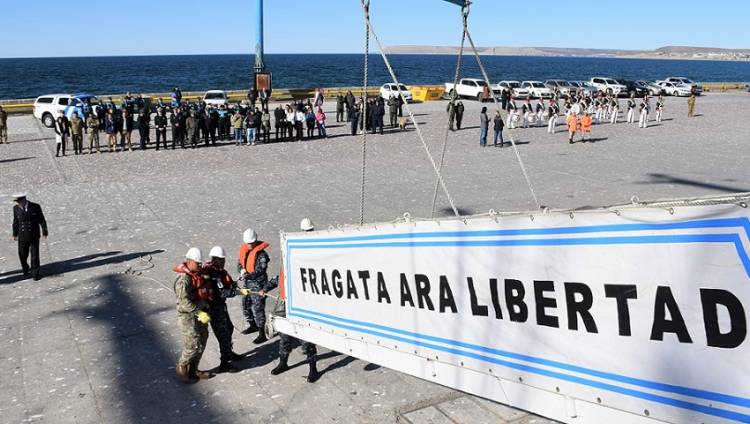 Por primera vez en la historia la fragata ARA “Libertad” amarró en Comodoro Rivadavia