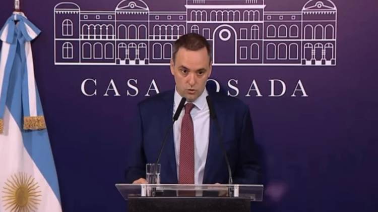 Adorni: "Este 1 por ciento de inflación diaria nos deja inmersos en una hiperinflación"