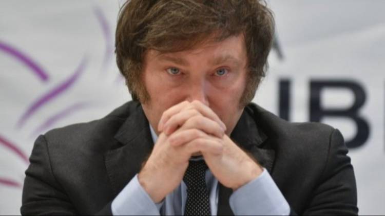 El Presidente Javier Milei decretará la baja de 7 mil empleados públicos que ingresaron en 2023