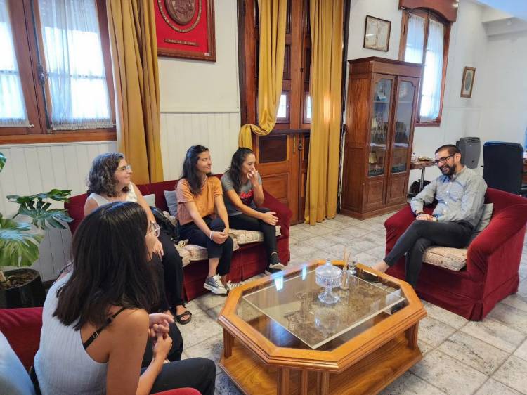 Se realizó el encuentro entre integrantes de Nudo a Nudo y el Intendente Aristimuño