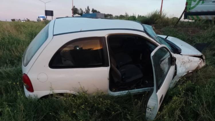 Un auto chocó contra un caballo suelto en la ruta 3 y su conductor fue derivado a un hospital