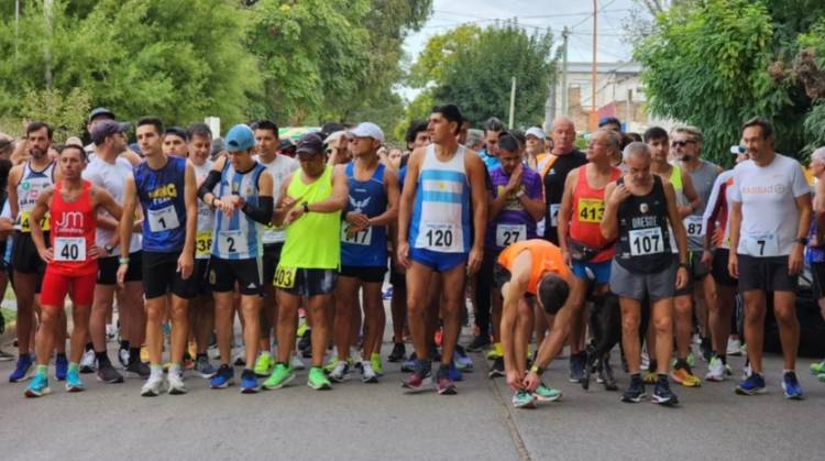 Se corrió la media maratón por el “42º Aniversario de la Gesta de Malvinas”