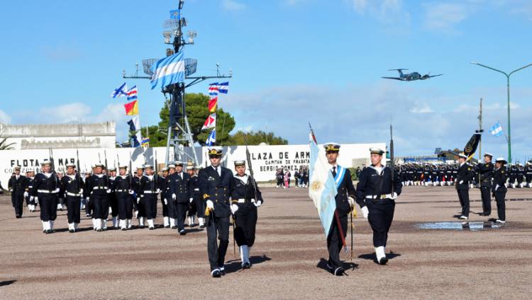 Se realizó la ceremonia central del Día de la Armada Argentina  en Puerto Belgrano