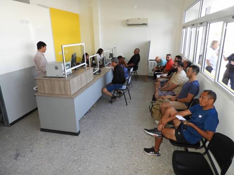 Debido a problemas en sistema online, los turnos para carnet de conducir deben tramitarse personalmente