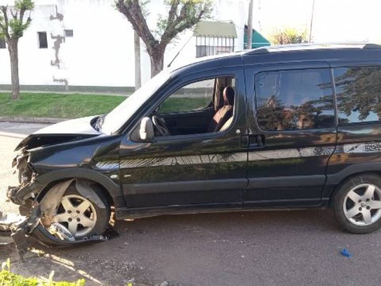 Una mujer herida tras un accidente de tránsito
