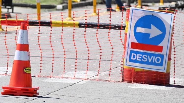 Se realizará un corte de tránsito en Albatros XV por el inicio del recambio de un acueducto
