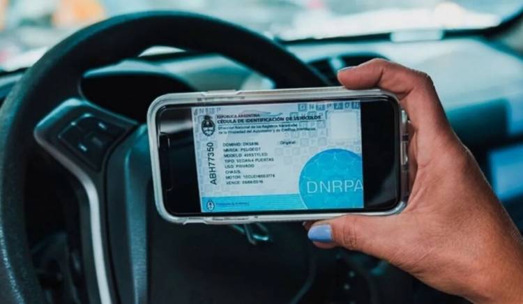 El Gobierno oficializó la implementación de la cédula azul digital en la app Mi Argentina