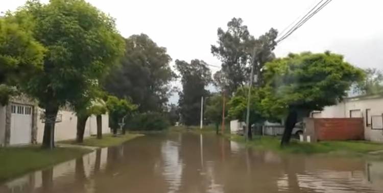Barrio Albatros XX: “Acá también se inunda, pero con cualquier lluvia” indicaron vecinos