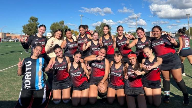 Hockey: Sporting y Puerto Belgrano iniciaron su participación en los torneos organizados por la ABH