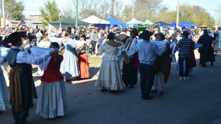 Así fue el acto oficial por el 25 de Mayo en la Estación Solier
