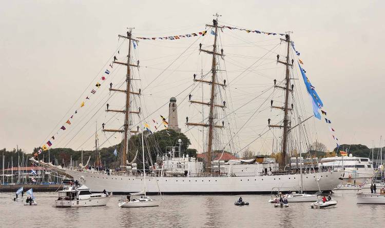 La fragata ARA “Libertad” zarpó rumbo a un nuevo Viaje de Instrucción