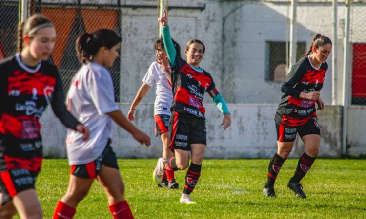 Femenino: Sporting goleó a Huracán y se afianza en los puestos de playoffs