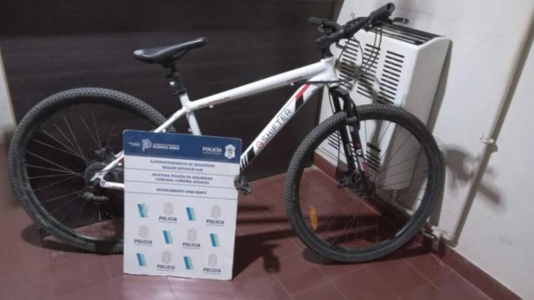 La Policía encontró otra bicicleta abandonada esta vez en el Parque Sarmiento