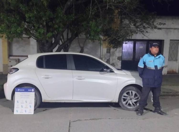 El hombre acusado de atacar a un inspector cayó por amenazas, en un auto robado en Mar del Plata