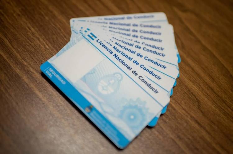 Se reanudó la entrega de licencias plásticas en Tránsito de Coronel Rosales