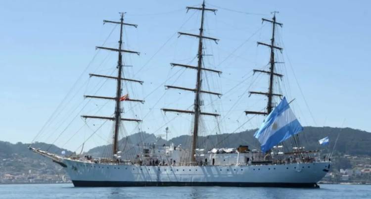 La Fragata ARA "Libertad", cada vez más cerca de casa