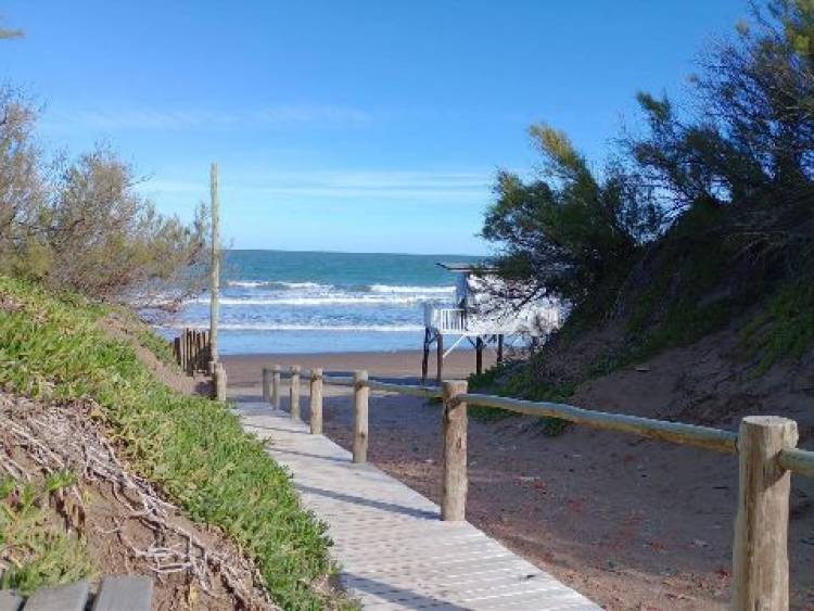 El Bloque PRO impulsa urgente puesta en valor de las bajadas a la playa en Pehuén Co