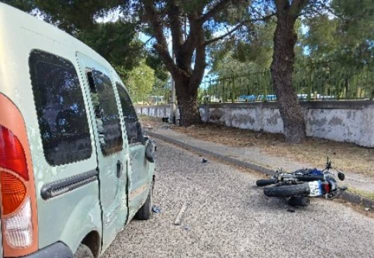 Un motociclista resultó herido tras un choque en el centro de la ciudad