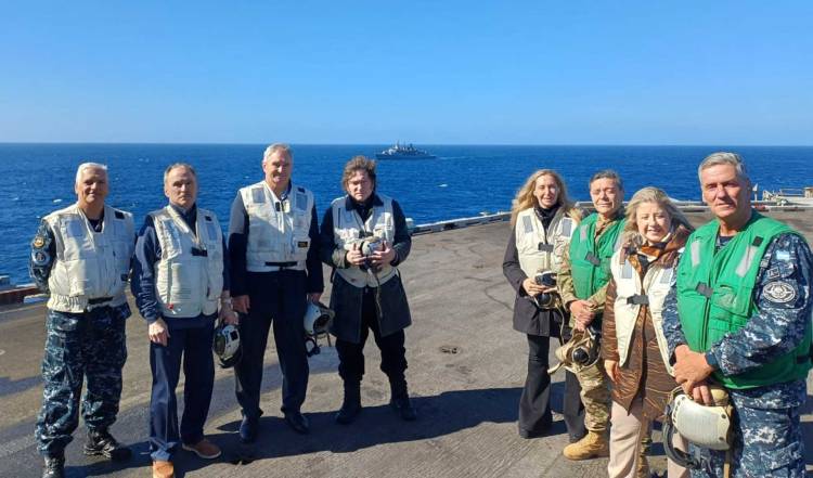 El Presidente de la Nación estuvo a bordo del USS “Nimitz” en el Mar Argentino