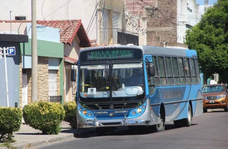Por el momento funcionará el transporte local y reprograman turnos en tránsito por el alerta naranja