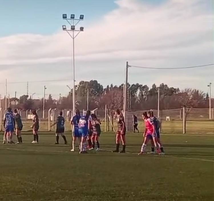 Liga del Sur: Rosario Femenino cayó ante Petroquímicos en Bahía